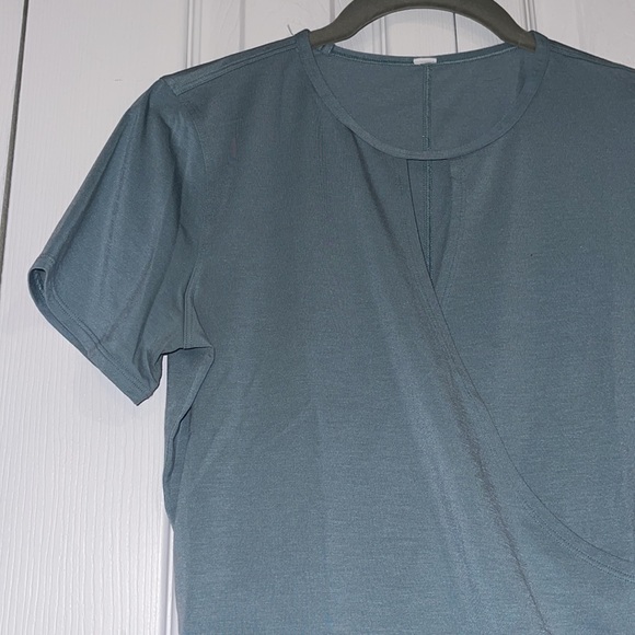 Lululemon (Size 2?)  Short Sleeve Shirt - Picture 2 of 9